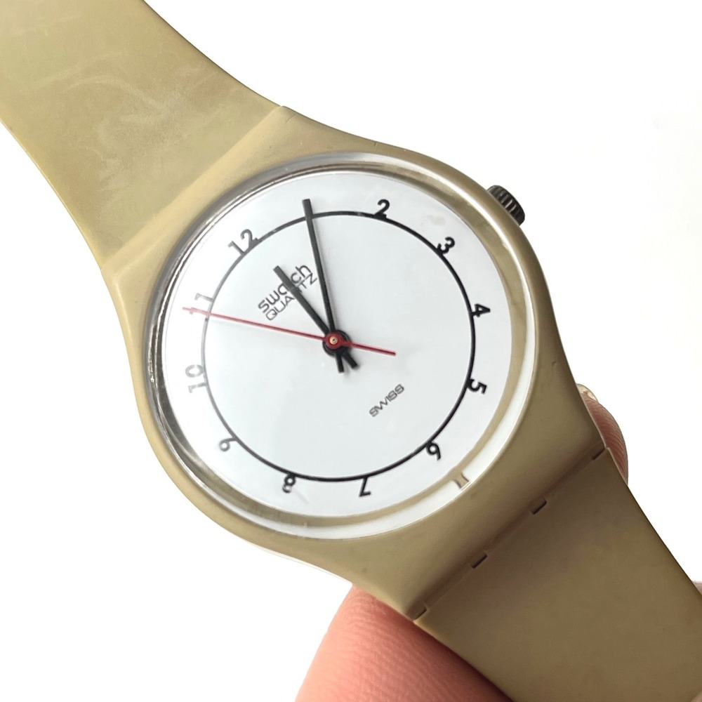 Vintage 1984 Swatch Arabic GT102 Beige Swiss Quartz Watch 34mm Retro